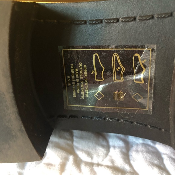 Pretty tall brown boots - Picture 3 of 7